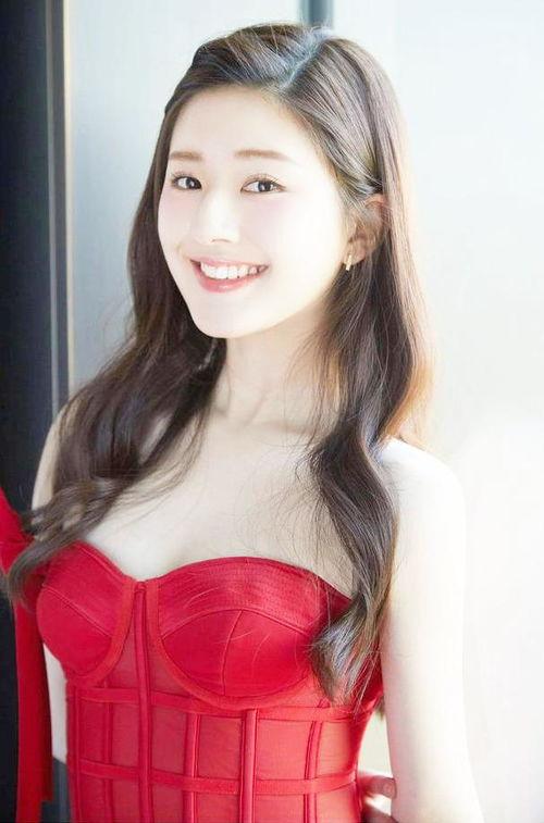 爆料网红美女视频在线观看,在线观看背后的秘密与魅力  第1张